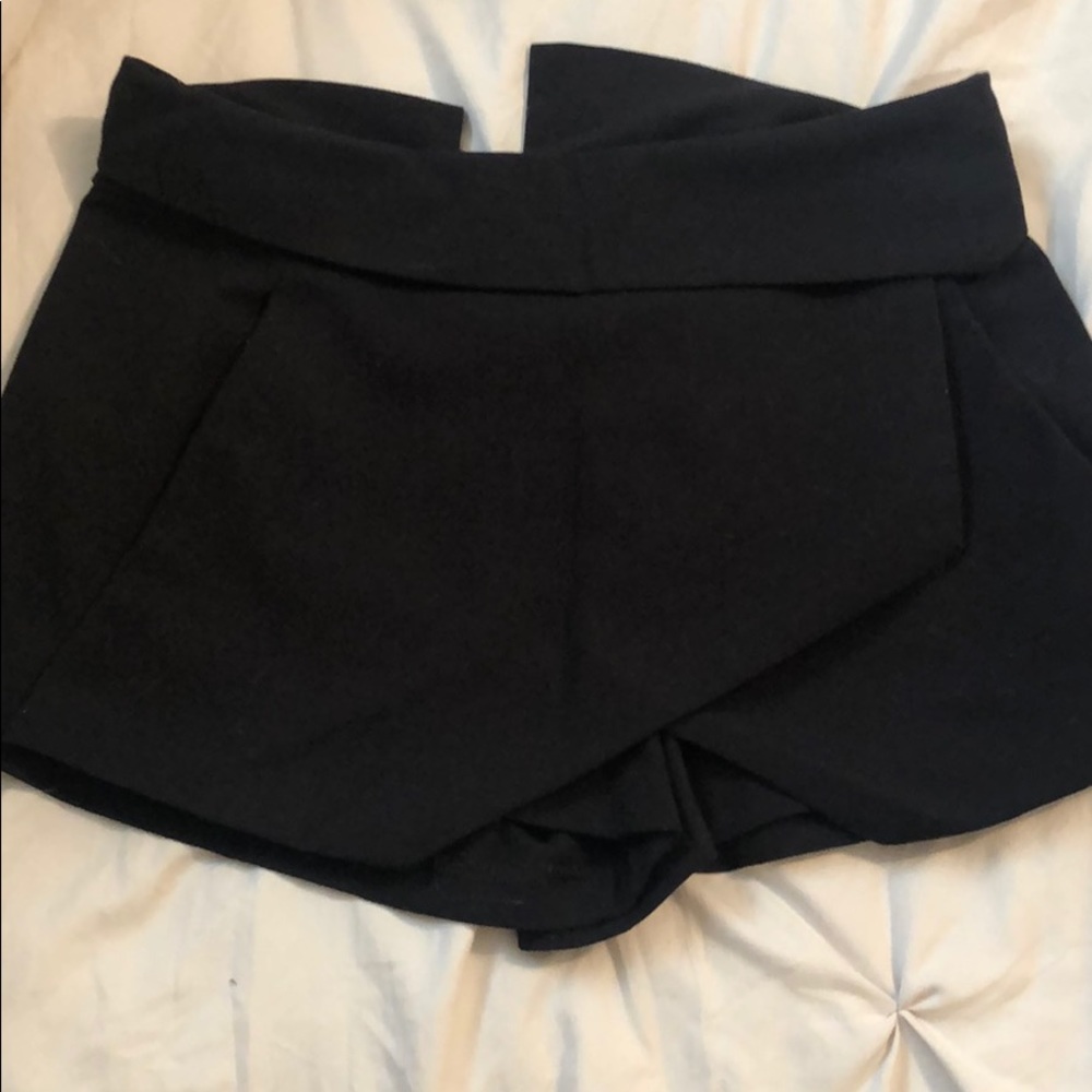 Black envelope skort